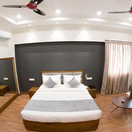 Hotel Vishal Imperial Rohtak Eksteriør bilde